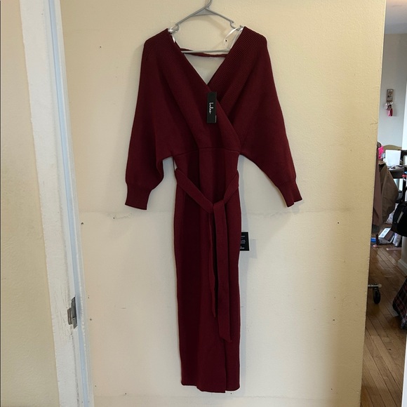 Lulus Dresses & Skirts - Lulu's Burgundy Long Sleeve Dress